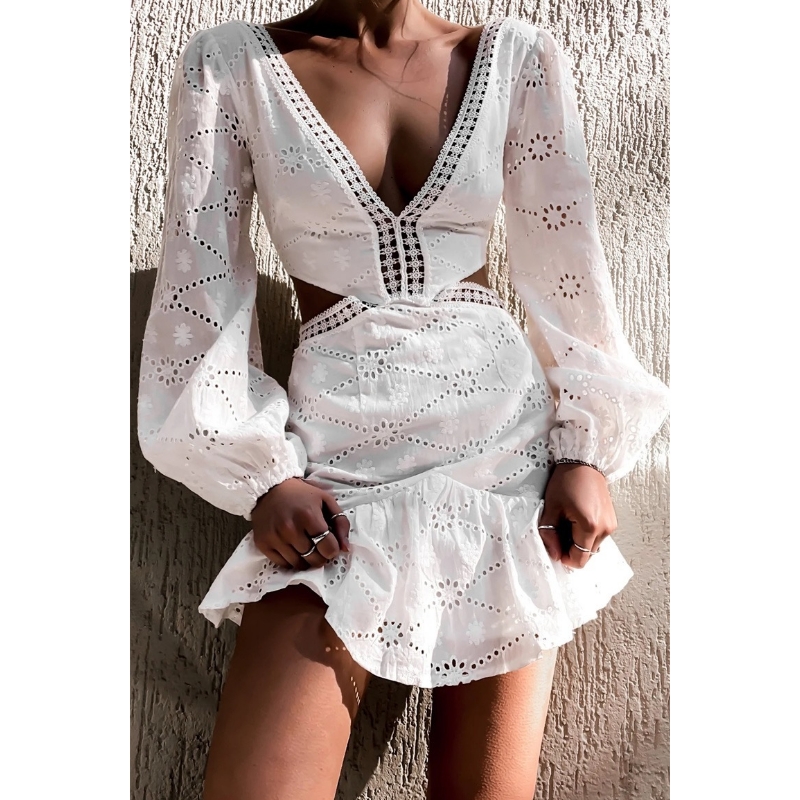 해변 리조트 스타일 섹시한 허리없는 V- 넥 레이스 중공 주름 드레스 흰색 작은 짧은 드레스